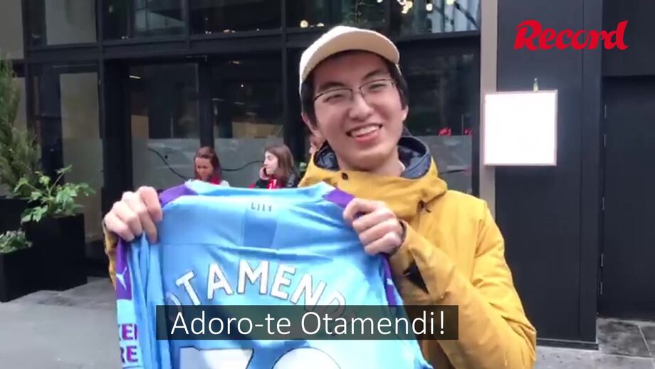 Record conversou com o estudante em Liverpool