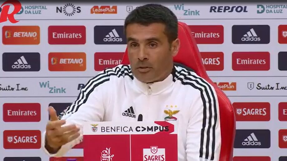 Treinador do Benfica confrontado com publicação do belga nas redes sociais