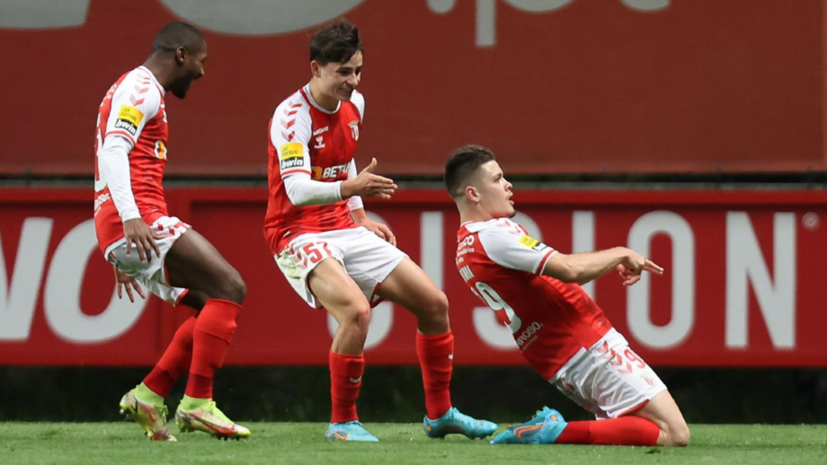 Sp. Braga-Benfica, 3-2: Águia tentou virar mas dançou o vira