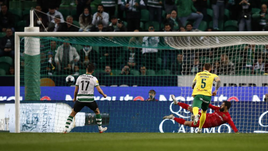 Sporting-P. Ferreira, 2-0: Dedo do treinador calou assobios