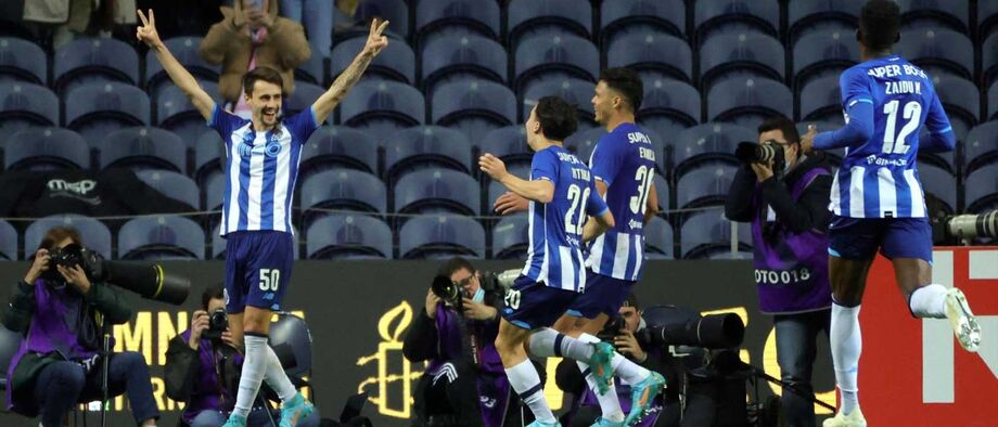 A crónica do FC Porto-Santa Clara, 3-0: do laboratório azul até um brinde saiu