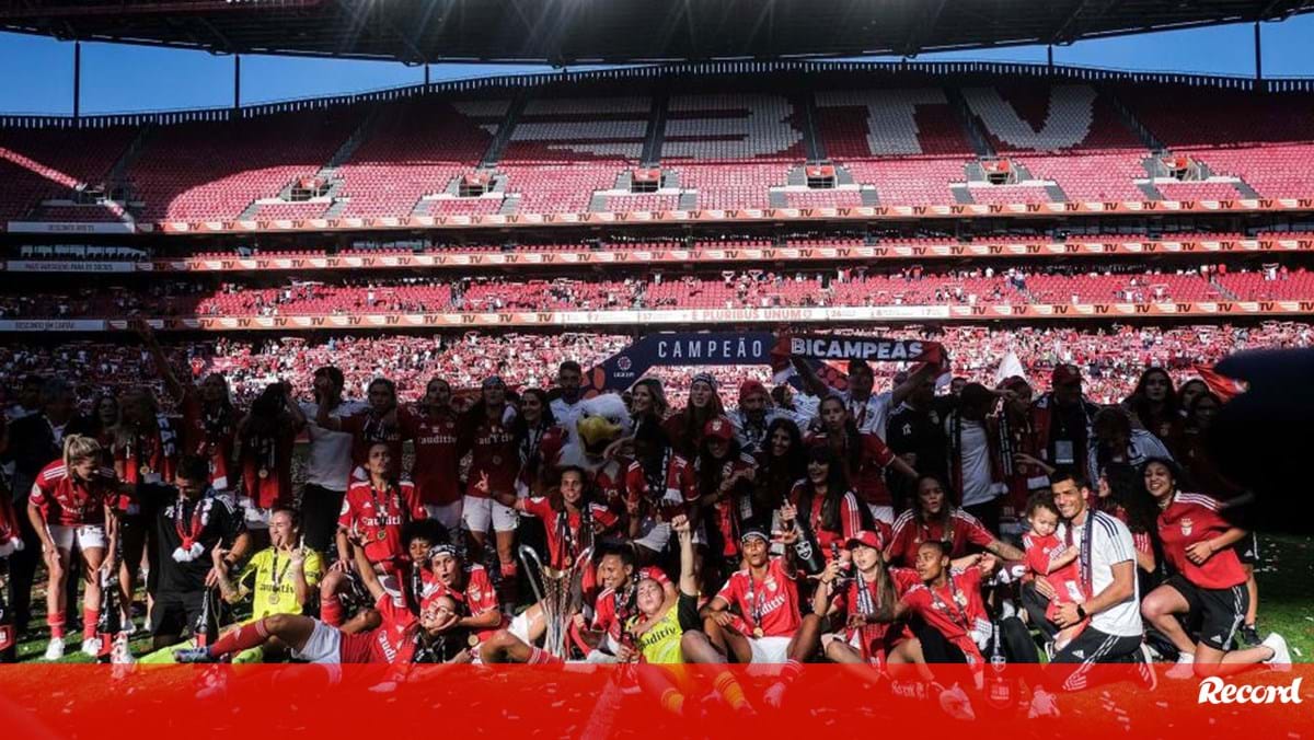 Dérbi entre Benfica e Sporting bate recorde de assistência em jogos  femininos oficiais em Portugal - Futebol Feminino - Jornal Record
