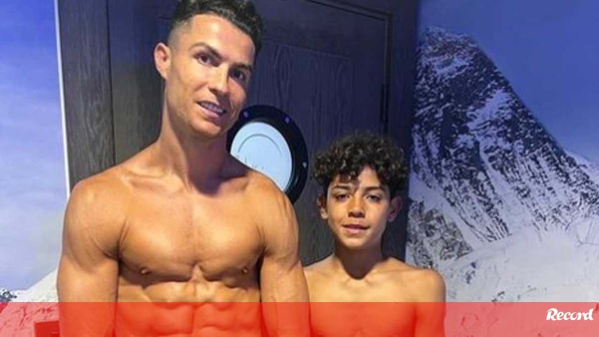 Cristiano Ronaldo publica foto com Cristianinho e forma física de ambos é  destacada - O diário de CR7 - Jornal Record