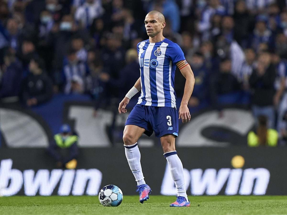 Pepê decide em jogo-treino no Dragão. Santa Clara na final four da Taça