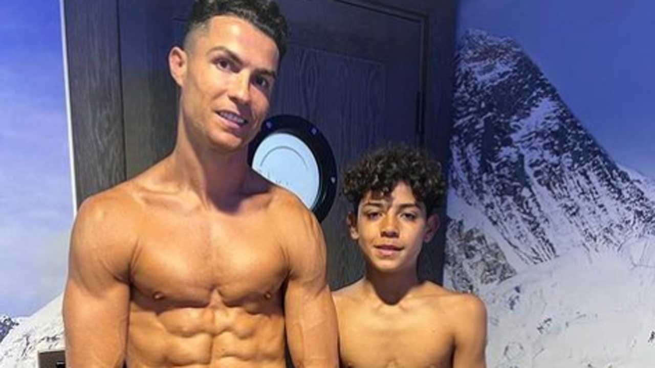 Cristiano Ronaldo publica foto com Cristianinho e forma física de ambos é  destacada - O diário de CR7 - Jornal Record