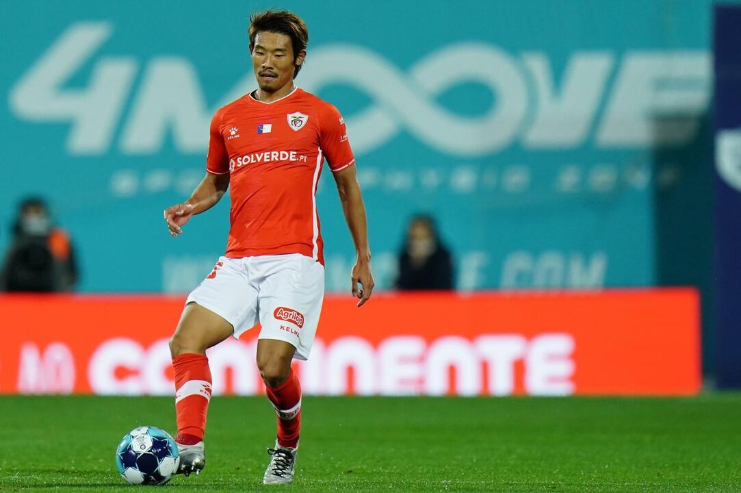 Morita. O negócio com o Santa Clara está "num bom rumo", diz o líder insular, Ricardo Pacheco. A SAD dá 3,5 milhões (2,5 M€ mais 1 M€ se o médio fizer 30 jogos).