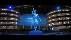 Estátua eterniza herói da conquista da primeira Premier League: a homenagem do Manchester City a Agüero