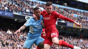 Luta entre Manchester City e Liverpool pelo título inglês: fenómeno inédito pode acontecer