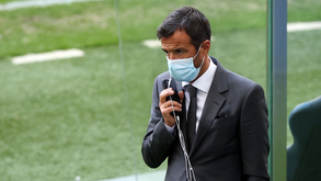 Diretor do Barcelona desmente reunião com Jorge Mendes e contactos por Lewandowski