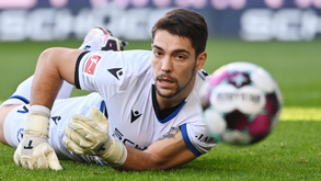 Stefan Ortega ao estilo de Roger Schmidt