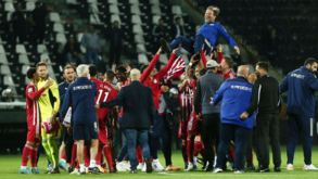 Pedro Proença felicita técnico Pedro Martins por título de campeão do Olympiacos