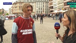 Adepto do West Ham fez 30 horas de bicicleta até Frankfurt... mas não tem bihete para ver o jogo