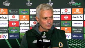 Mourinho: «Grande Real e grande Carletto! A ver se ganhamos a final»