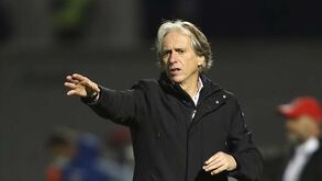 Jorge Jesus arrasado por todos os lados