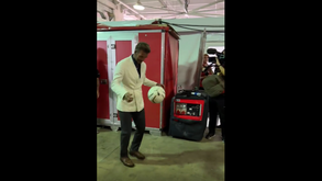 David Beckham e Leclerc deram 'show' com uma bola de futebol antes do GP de Miami
