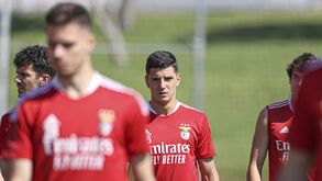 Caras novas no treino do Benfica na semana em que termina a época