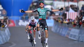 Lennard Kämna conquista a quarta etapa do Giro e João Almeida é agora 8.º na geral