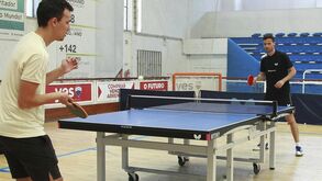 Aprendemos a jogar ténis de mesa com Tiago Apolónia mesmo a tempo do Record Challenge Park