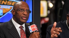 Morreu antiga estrela da NBA Bob Lanier