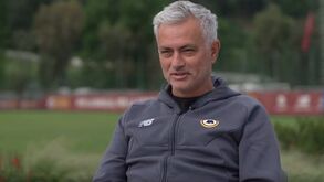 Mourinho confessa simpatia pelo Newcastle mas garante: «Não estou à procura de uma mudança»