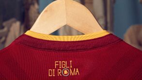 Roma de Mourinho divulga camisola para a próxima época