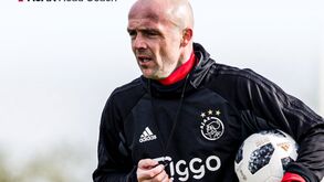 Ajax oficializa novo treinador