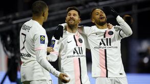 Ronaldinho e as mudanças no PSG: «Querem o quê? Os piores jogadores do Mundo?»
