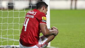 Lucas Veríssimo deixa mensagem aos adeptos do Benfica: «Cada dia mais próximo de voltar»