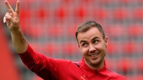 Rui Costa quer oferecer camisola 10 a Götze: Quem tem usado o mítico dorsal no Benfica?