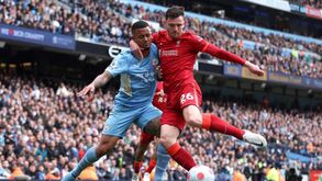 Diogo Jota assiste Minamino para o golo do empate no Southampton-Liverpool