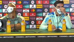 Danilo elogia Abel Ferreira na conferência de imprensa e o treinador responde: «Puxa saco»
