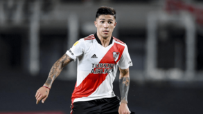 Pai de Enzo Fernández revela vontade do filho: «Ele quer ficar no River até ao fim da Libertadores»