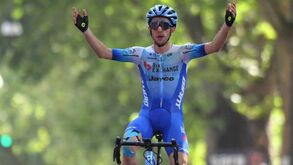 Yates vence 14.ª etapa do Giro, Carapaz veste a rosa e João Almeida continua em terceiro