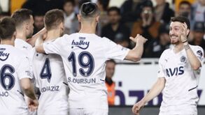 Domínguez apresenta Fenerbahçe, o novo clube de Jesus: «Se fizer um bom trabalho, é um deus»