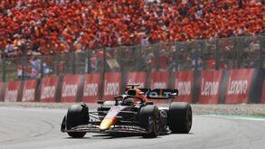 Max Verstappen conquista GP Espanha e assume a liderança do Mundial