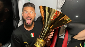 Giroud e a conquista do Scudetto: «A Taça está a ir para casa... para o lado certo de Milão»