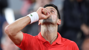 Djokovic qualifica-se para a segunda ronda de Roland Garros