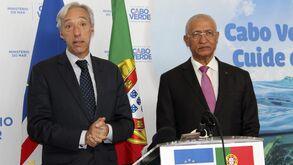 Ministro dos Negócios Estrangeiros confirma contactos com Reino Unido sobre venda do Chelsea