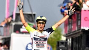 Jan Hirt vence a 16.ª etapa do Giro e João Almeida mantém a 3.ª posição na geral