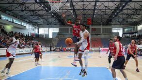Benfica bate novamente a Oliveirense e está na final do playoff