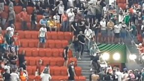 Claque do Feyenoord entrou em confrontos com adeptos albaneses na final da Liga Conferência