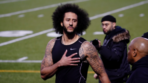 Colin Kaepernick não joga desde 2016 e foi agora chamado a treinar com os Las Vegas Raiders