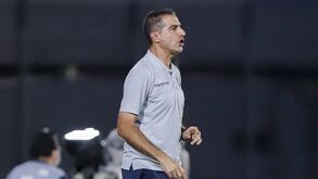 Independiente del Valle, de Renato Paiva, vence, mas é eliminado na Libertadores