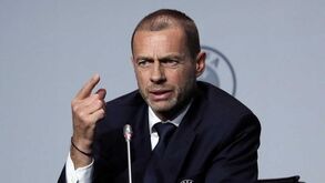 Ceferin discorda das críticas a Mbappé e elogia Benzema: «O mais subestimado da história»
