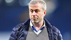 Abramovich quebra silêncio após venda do Chelsea: «Foi a honra de uma vida»