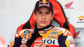 Marc Márquez vai ser operado ao braço direito pela quarta vez: «Sinto muita dor» 