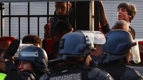 Gary Lineker apanhado na confusão em Paris: «Carnificina absoluta»