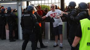 Ministra francesa acusa Liverpool de ter deixado 