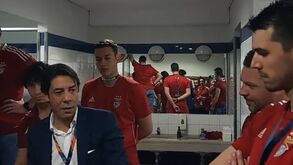 Rui Costa falou no balneário ao grupo que ganhou a Liga Europeia: «Nunca tinha visto uma equipa entrar para o campo a cantar o hino!»