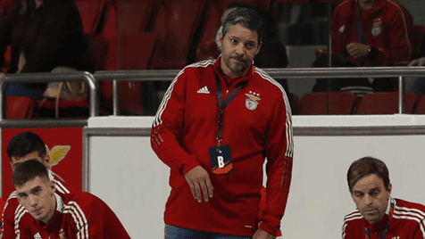 Benfica bate campeão russo de andebol com exibição magnífica na